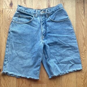 B.U.M. Equipment || Vintage 90’s Dad Shorts Size 28